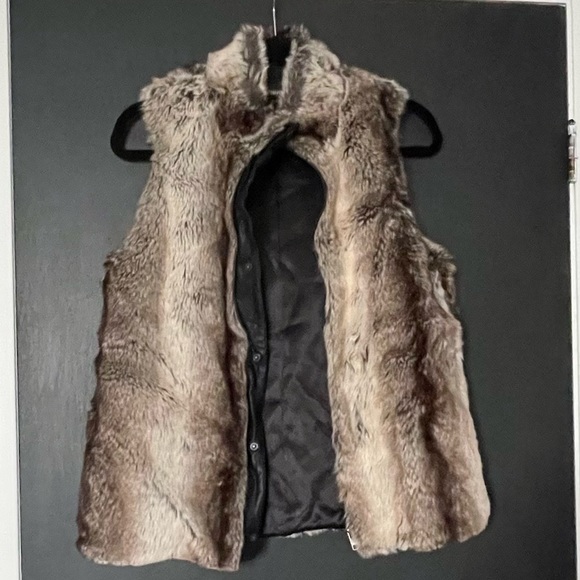 Forever 21 Faux Fur Vest - Size Small. - Picture 1 of 2
